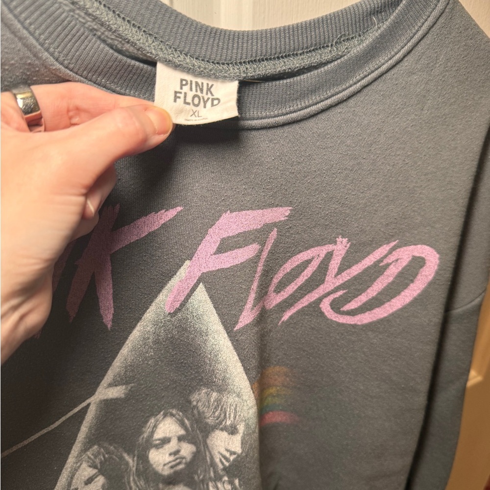 Cropped Pink Floyd Charcoal Oversized Sweatshirt - Picture 3 of 5